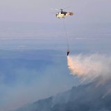 Le feu le plus important, qui présente un front unifié, continue dimanche de dévaster la région d'Evros, dans le nord de la Grèce.